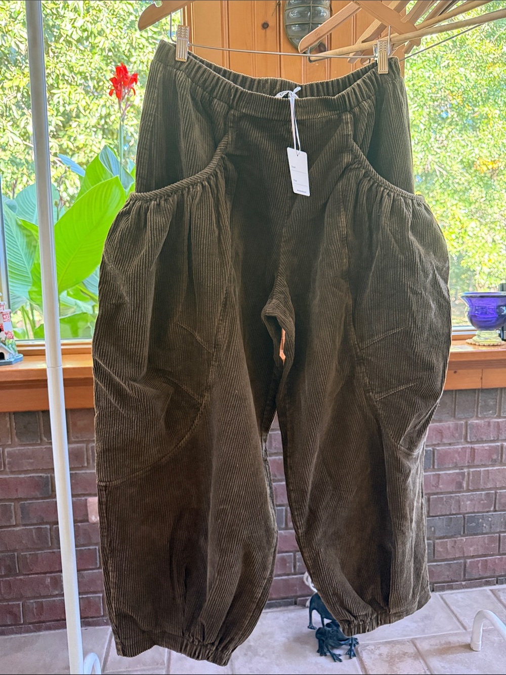 DAVI & DANI Brown Corduroy Elastic-Waist Wide Leg Balloon Style Pants